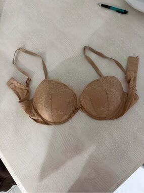 Victoria's Secret Beige Lace Push-Up Bra